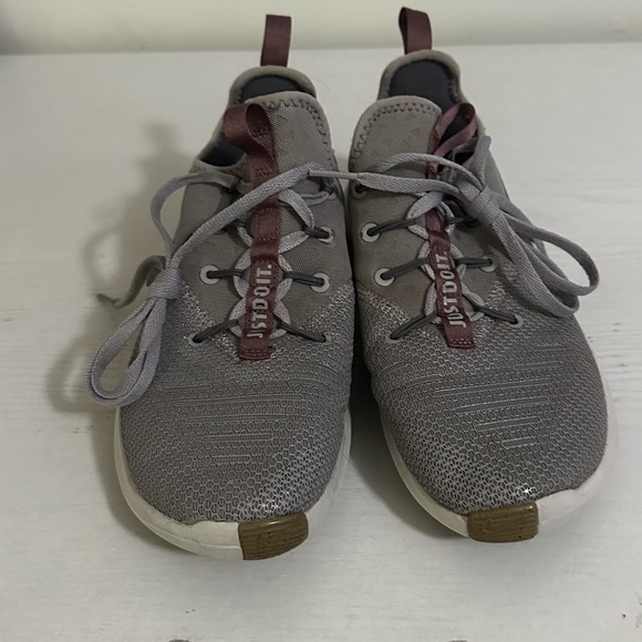 Lightly worn Nike free tennis shoes - Picture 2 of 4